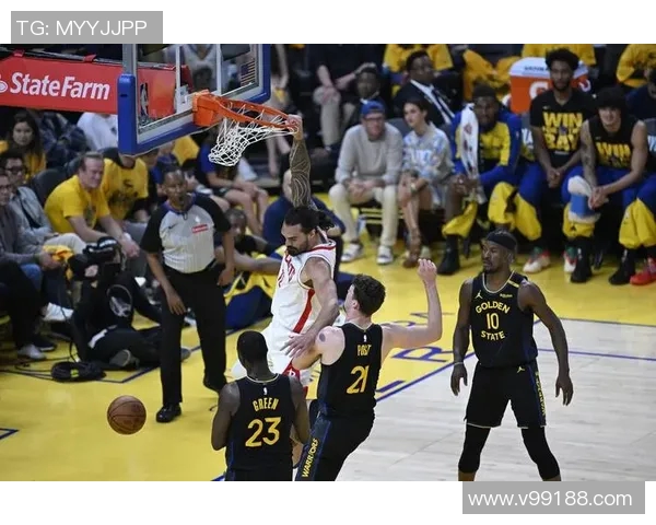 勇士赛场突发冲突裁判如何应对并保证比赛公平公正